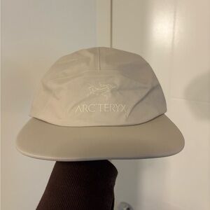 Arc'teryx Light Gray Cap